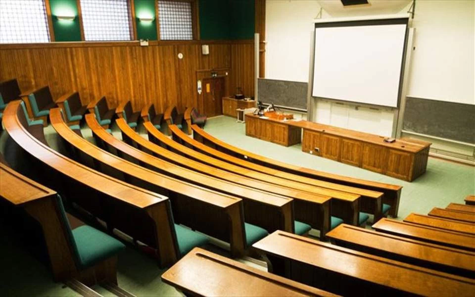 Φοιτητής έδωσε ρέστα: Τι έγραψε στο γραπτό του – Τρελάθηκε ο καθηγητής